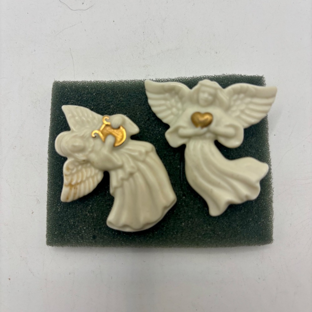 Vintage Lenox Angel Brooch Porcelain Ivory‎ Angel Pin Set Gold Figural Jewelry